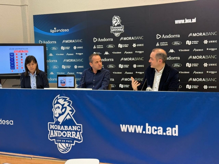 Un moment de la roda de premsa de presentació del Protocol de benestar digital.